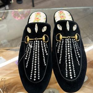 Gucci slip on authentic